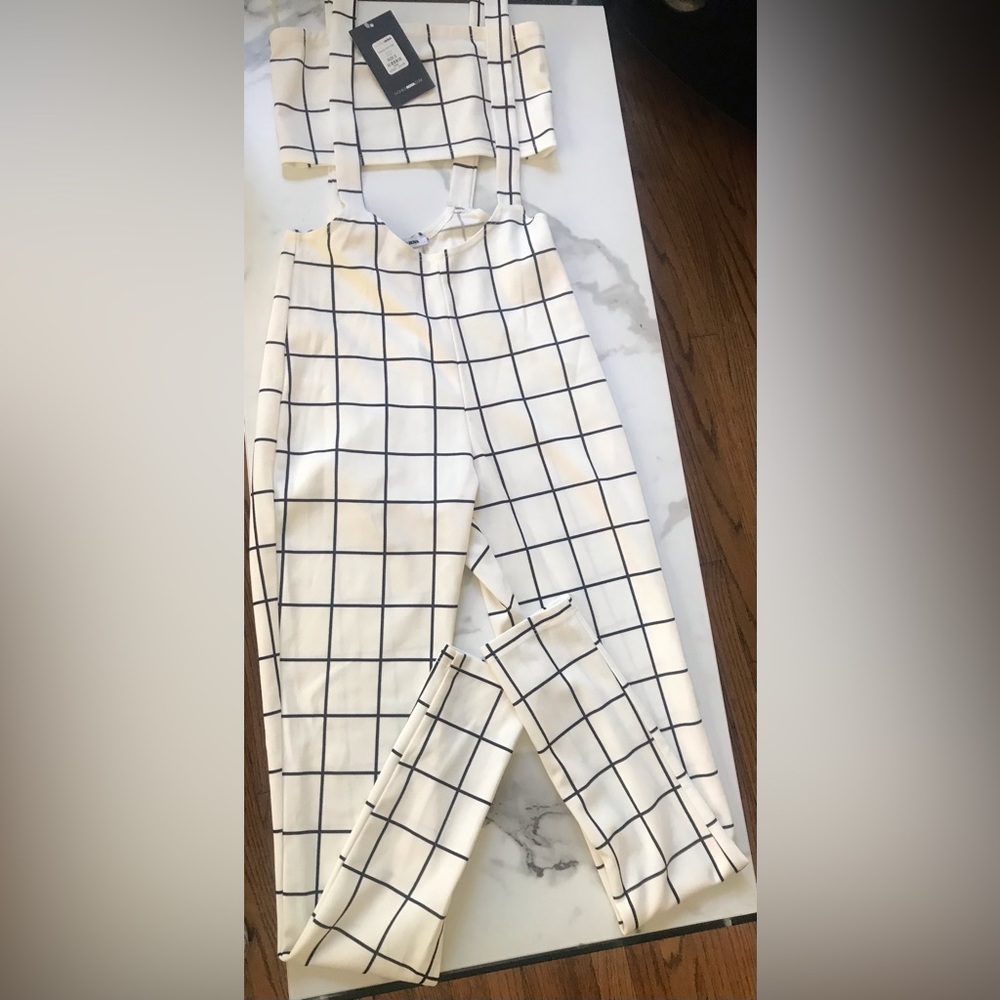 Black & White, tube top, suspenders, pants set by Fashion Nova. Size S.